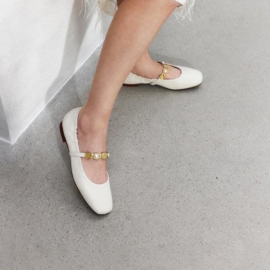 Mary Janes - Vive Coin Ivory Pearl-Embellished Block Heel Pumps EPQ14