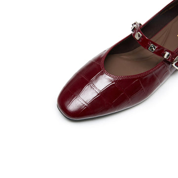 Detail Display 02 - STACCATO mary jane flats white-background angle 05