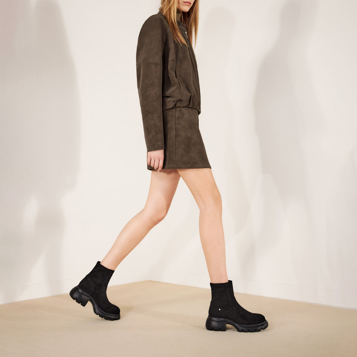 STACCATO stretch ankle boots on model, view 1