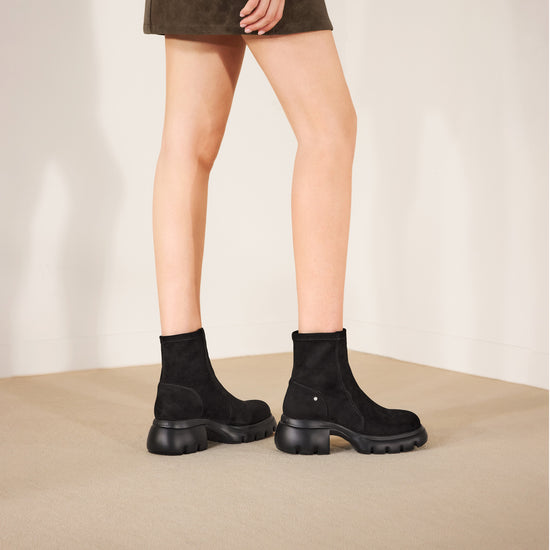 STACCATO stretch ankle boots on model, view 4