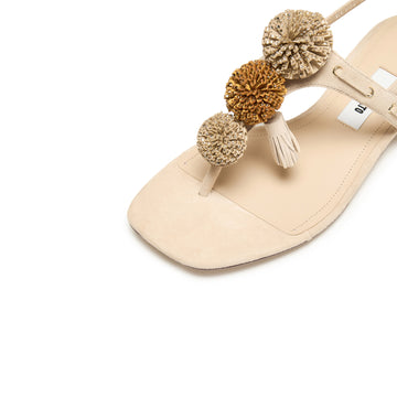 Detail Display 02 - STACCATO toe-post sandals white-background angle 05