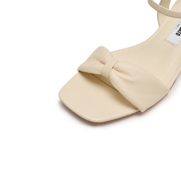 Detail Display 02 - STACCATO sandal white-background angle 5
