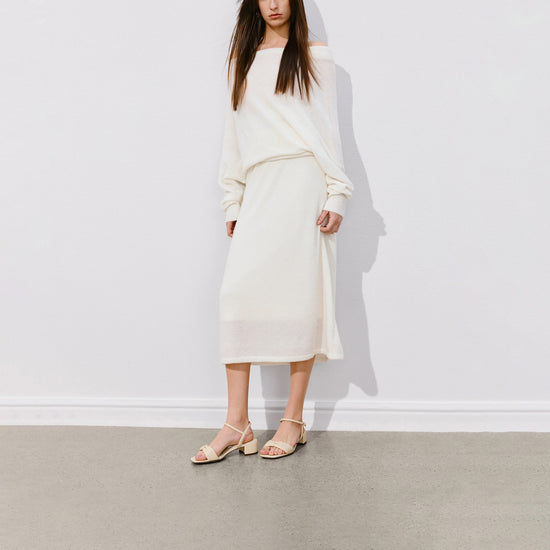 STACCATO sandals on model, campaign view 1