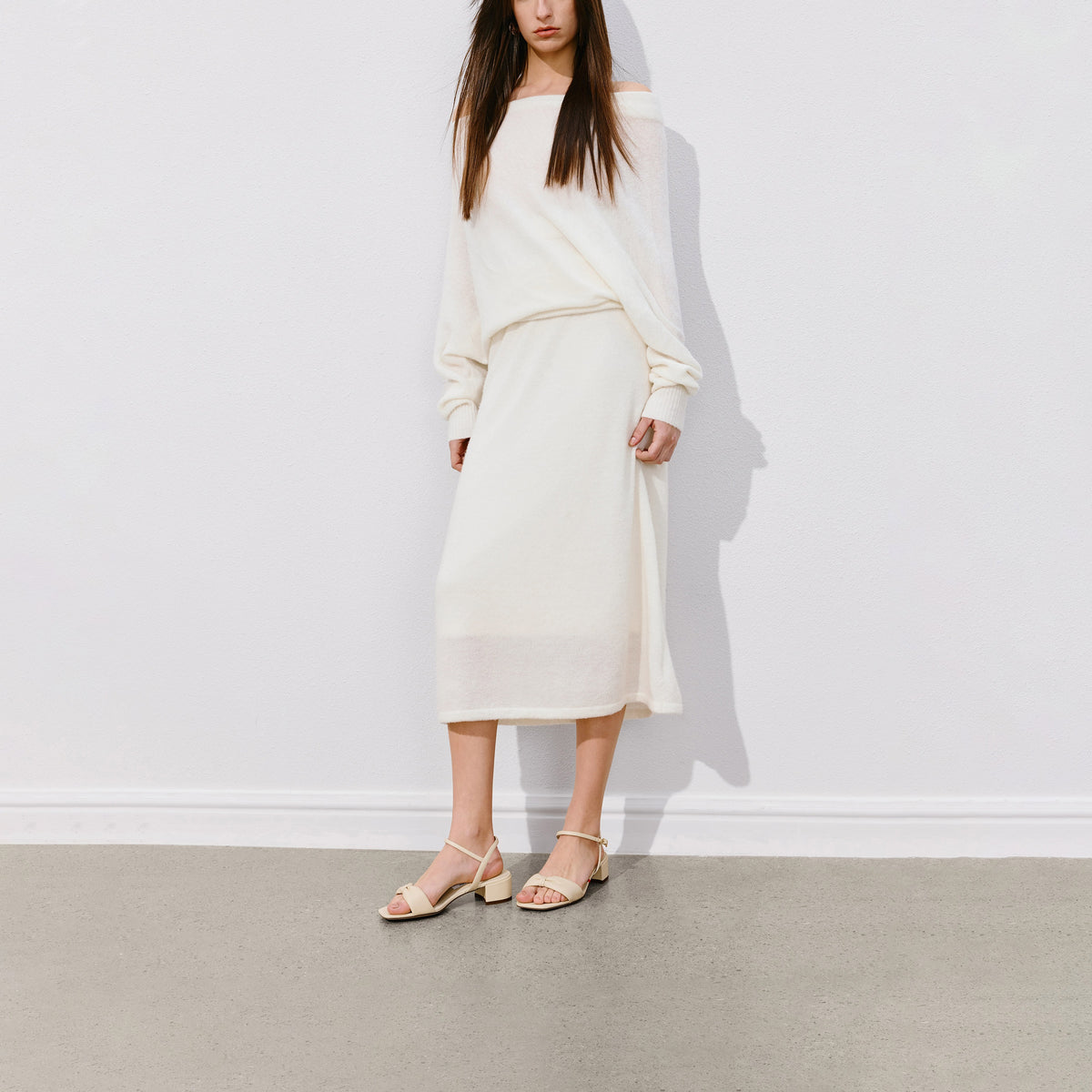 STACCATO sandals on model, campaign view 1