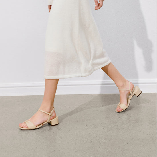STACCATO sandals on model, campaign view 4