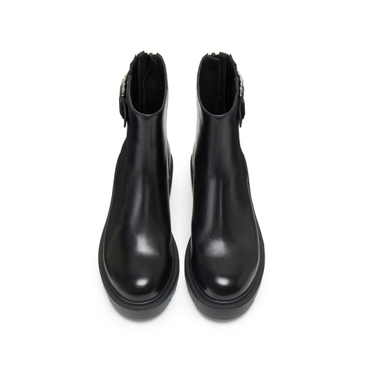 Pair of boots, front view on white background - STACCATO
